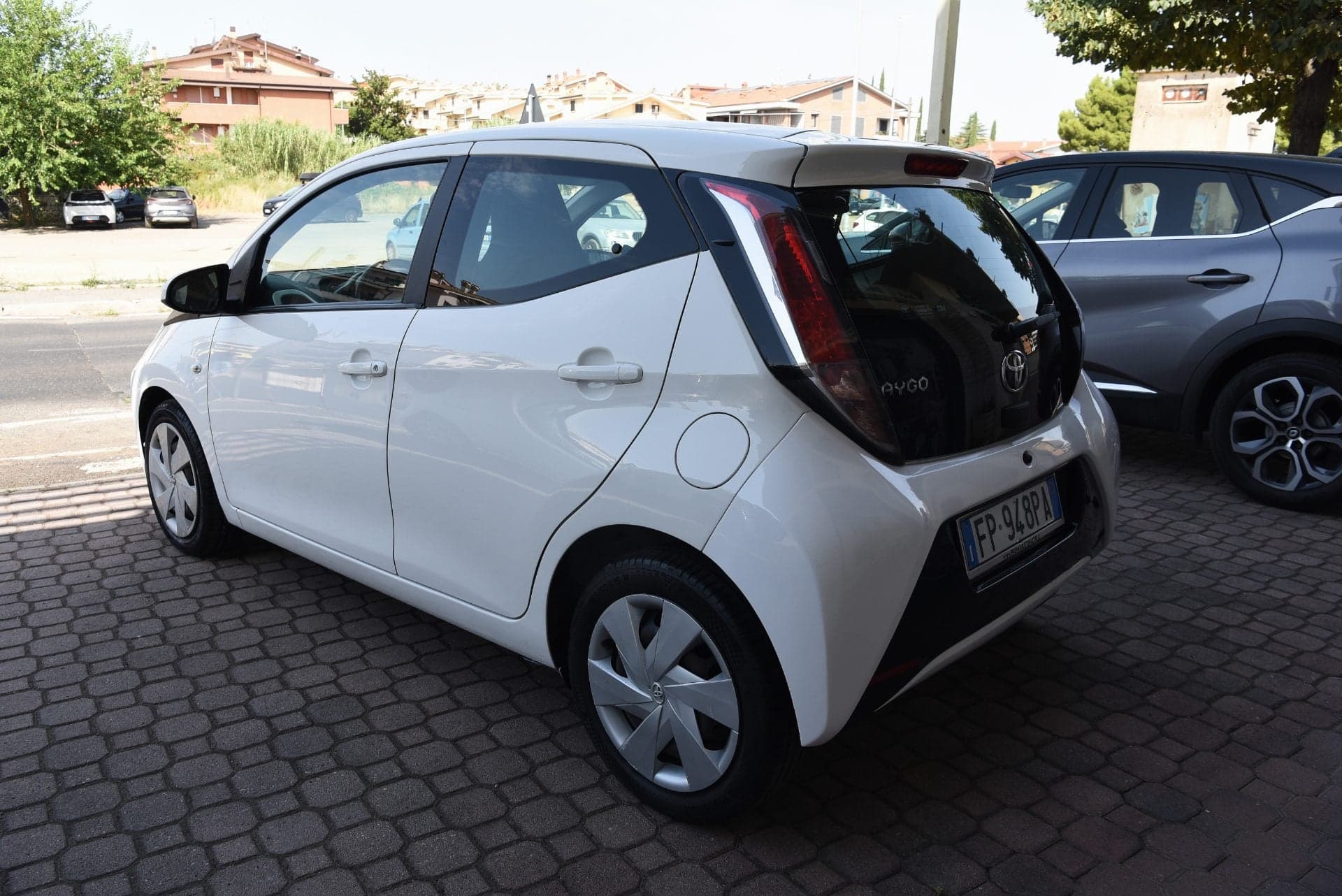 Toyota Aygo Aygo 1.0 x-play m-mt 51 Kw 69 cv · miniatura foto 16